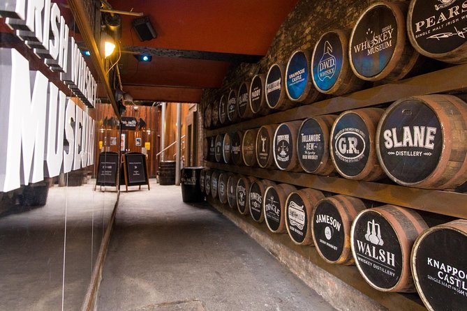 Irish Whiskey Museum: Whiskey Blending Experience - Four whiskey samples and what to listen for