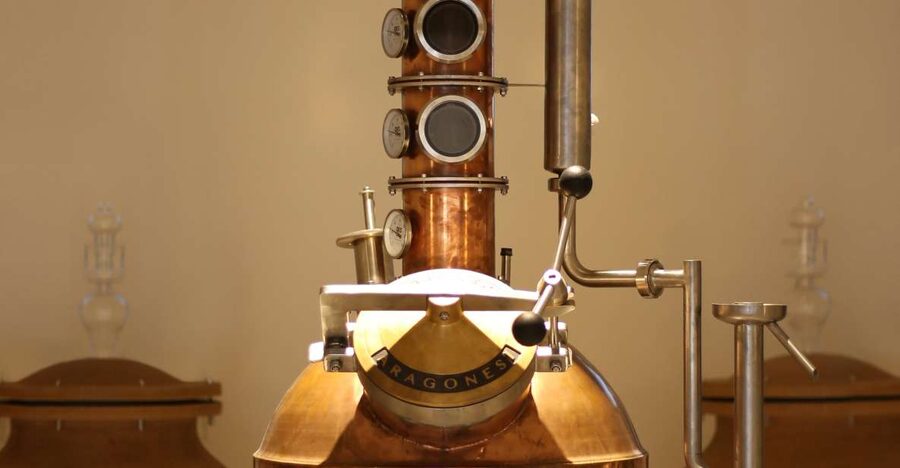 Ischia: Private Distillery Tour and tasting with the Artisan - Should you book Distillerie Aragonesi?