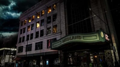 Kansas City: Wraiths & Whiskey Ghost Tour - Folly Theater and the 1932 Theater Bombing Story Thread