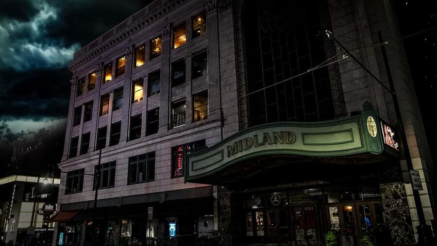 Kansas City: Wraiths & Whiskey Ghost Tour - Folly Theater and the 1932 Theater Bombing Story Thread
