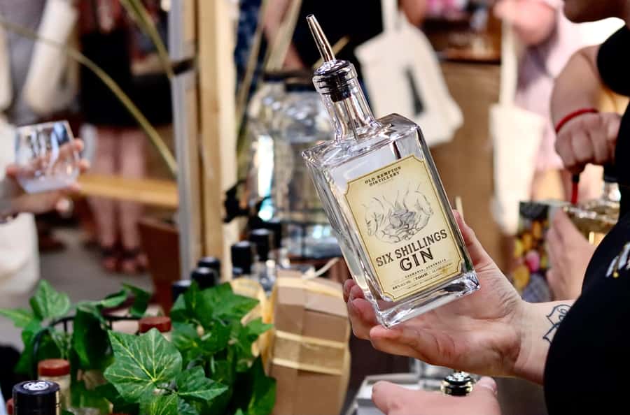 Kempton: Craft Distillery Tour with Whisky Tasting & Lunch - Stepping Into Dysart House: The Place With Stories