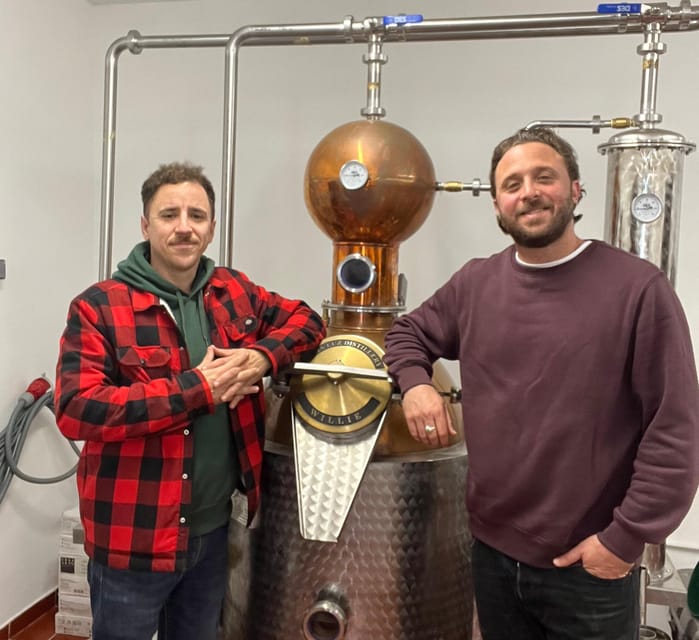 Lagos: Guided Gin Distillery Tour With Tasting at Alma Luz - Who should book this gin tour in Lagos?