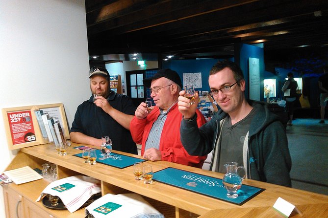 North Highland Deluxe Whisky Tour with Castle Option - Stop 3: Clynelish Tasting Bar and Gift-Stop Time