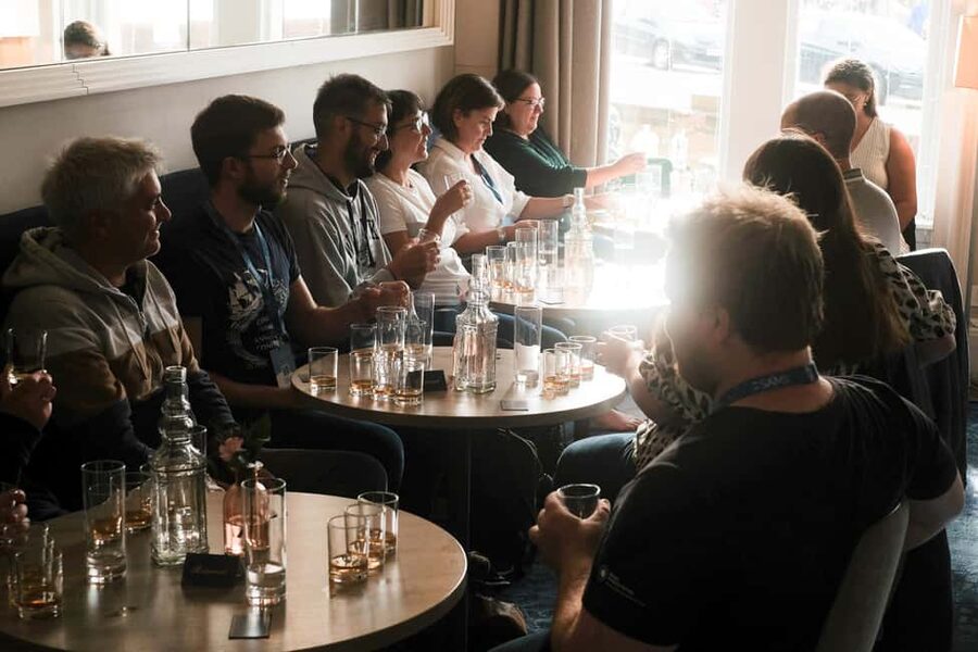 Oban: Classic Scottish Whisky Tasting - The one-hour tasting format: four drams, one focused session