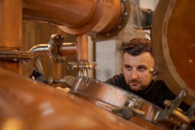 Official Guided Distillery Tour and Whisky Tasting near Edinburgh - Guides Make the Difference: Eva, Victor, and Brooke Energy