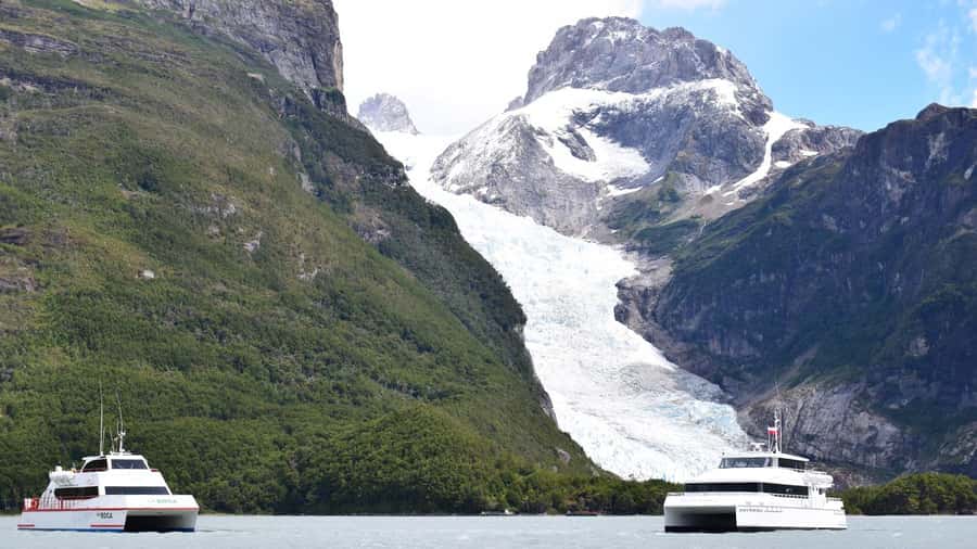 P. Natales: Balmaceda & Serrano Glaciers with Lunch & Whisky - Lunch at Estancia Turística Perales: Cordero al Palo, the real reason to stay hungry