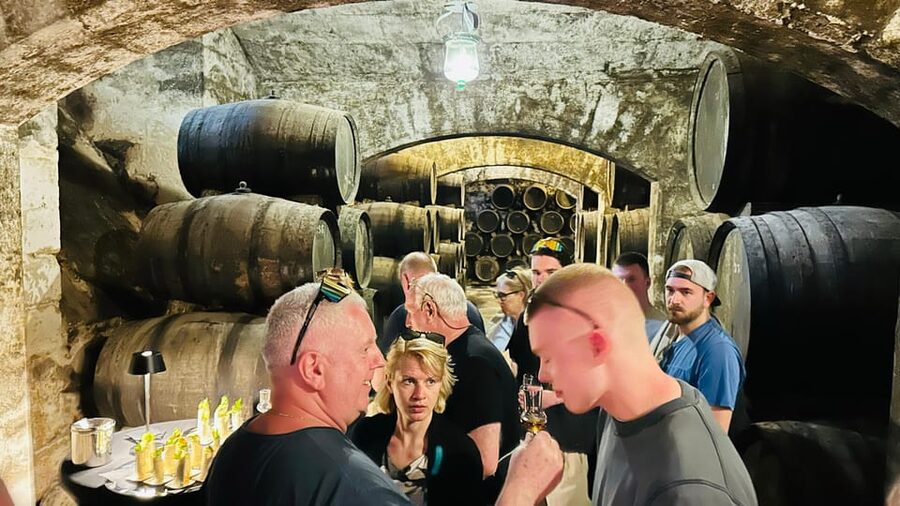 Palma: Distillery Tour with 6 Spirits and Tapas Tasting - Tapas pairing: why the food makes the tasting work