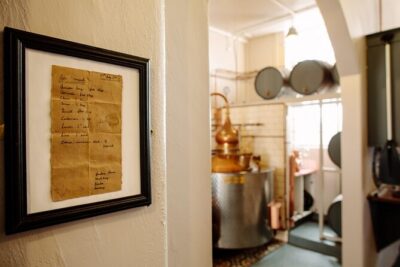 Pickering's Gin Jolly Distillery Tasting Tour - A one-hour schedule that hits the good parts (and moves fast)