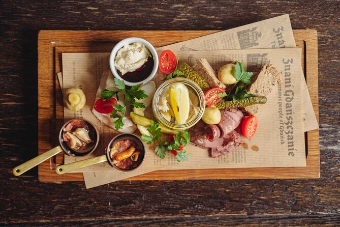 Polish Spirits tasting in Gdańsk Craft Distillery tawern - Pairings in the Craft Distillery Tavern: Why the Snack Board Matters