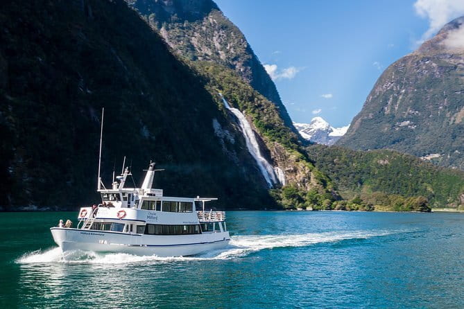 Queenstown Gin and Whiskey tours - Extra Options: Private Charters and the Evening Progressive Dinner