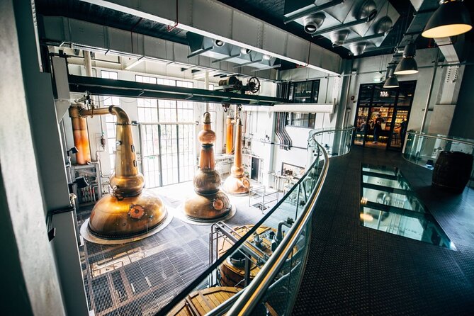 Roe & Co Distillery Experiences - Power House Bar: Your Signature Serve and the Chance to Relax