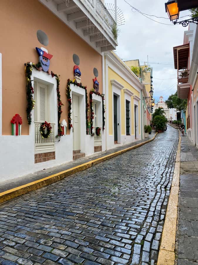 San Juan: Bacardi Rum Distillery and Old San Juan Combo Tour - The included cocktail: how to enjoy it without overdoing it