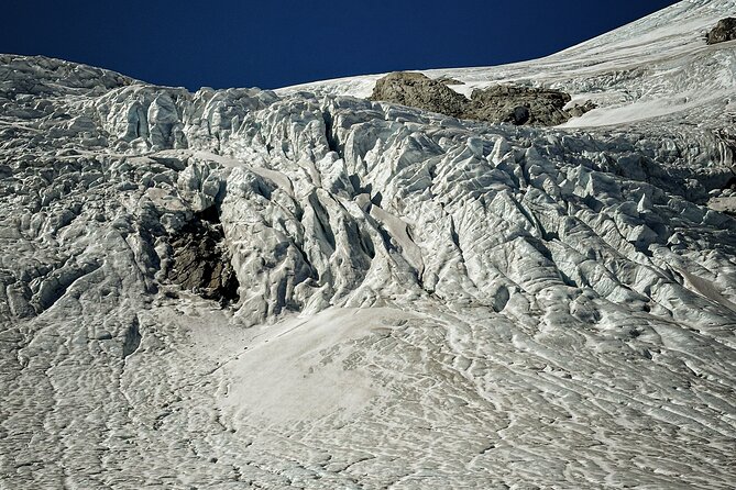 Shackleton Glacier Whiskey Endurance - 50mins - Group size and weather: the two things that shape your day