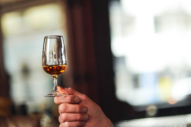 Sip and Stroll Whiskey History Walking Tour in Dublin - Why the Dublin Liberties fit Irish whiskey best