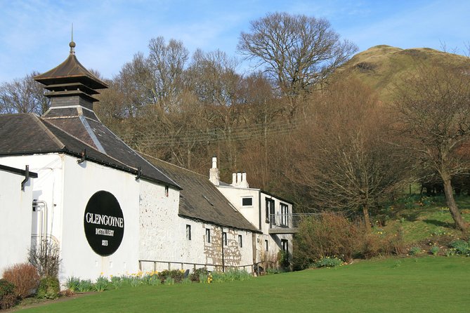 Stirling Castle and Whisky Very Small Group Tour from Edinburgh - Wallace Monument Views and the Drive That Turns Into Scenery