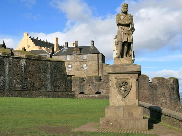 Stirling Castle and Whisky Very Small Group Tour from Edinburgh - Stirling Castle in 75 Minutes: What You’ll Want to Prioritize