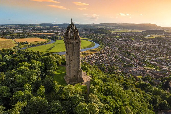 Stirling, Highlands & Distillery in Spanish - The Route: From the Hermitage Waterfall to Dunkeld on the River Tay