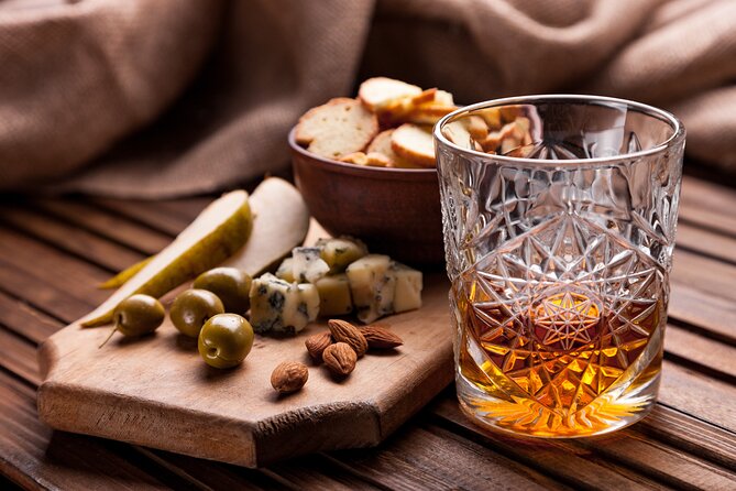 Taste of Bardstown Bourbon & Beer Walking Tour - Stop 1 at Evergreen Liquors: local pours and a palate warm-up