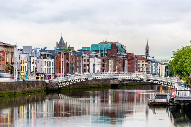 The Dublin Incident: Alien, Whiskey & Clues Exploration Game - Flexible Timing: Start Any Hour, Resume Any Time