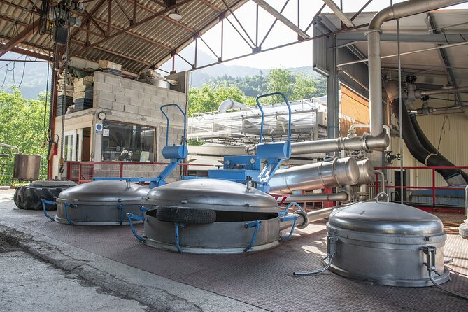 Tour Guide of an Essential Oil Distillery in the Drôme - Stop 3: the shop where the tour becomes a shopping list (and a tasting of local products)