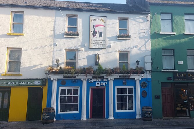 Tullamore Distillery, Athlone and Clonmacnoise from Galway - Sean’s Bar (900AD) in Athlone: the oldest bar in Ireland break