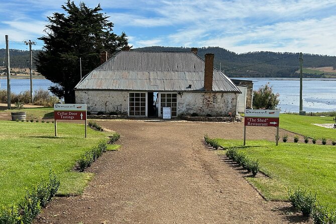 Wine, Gin & Whisky Tour - Hobart & SE Tasmania - The big idea: why this Hobart spirits-and-wine day is good value